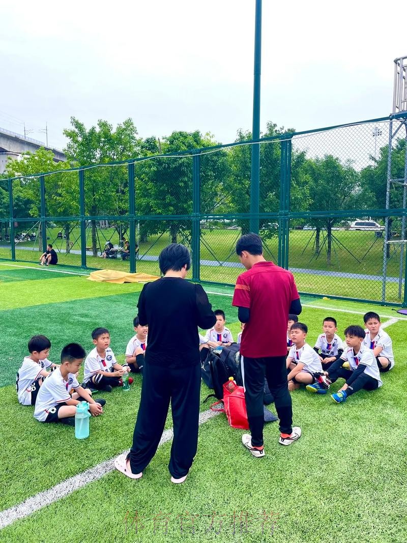 小小足球,带她跑进一个“新世界” 小小足球,带她跑进一个“新世界”